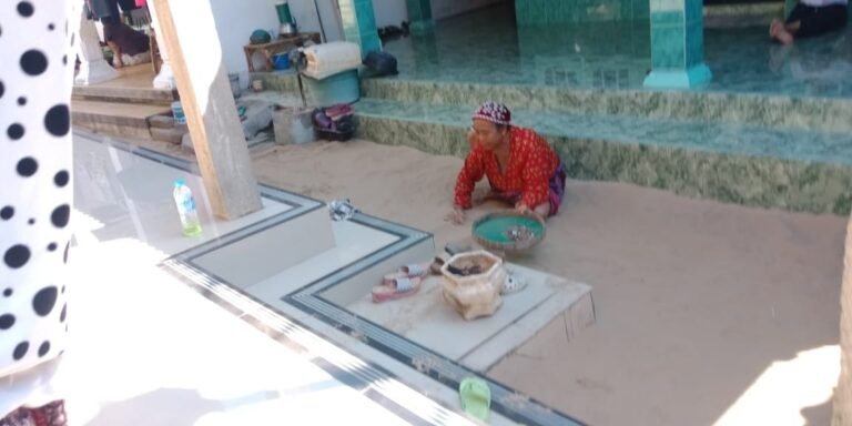 Tedung e beddhih, Cara Tidur Unik Dari Madura 