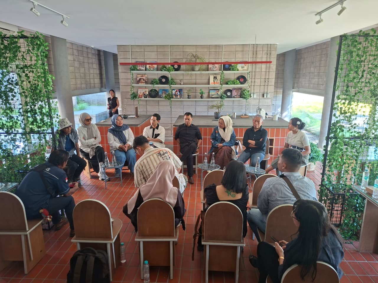 Mahkota Berbalut Tanggung Jawab: “Surabaya Art Prize 2026” dan Nafas Baru Ekosistem Seni Kota Pahlawan